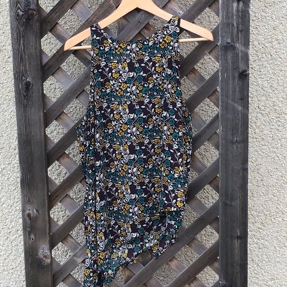 Kismet Tops - Kismet sleeveless assymetrical light flowy top